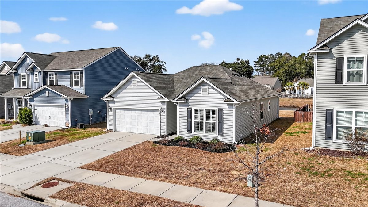 billbyrd's tweet photo. 🚨 Price Drop – Johns Island

Pond lot living for $529,900

3BR | 2BA | 1,650 SF
Granite kitchen + island
Spacious owners suite
Rear patio overlooking wildlife
📍 Oakfield – Johns Island
15 min to Downtown Charleston
20 min to Folly Beach
Island lifestyle without the luxury price https://t.co/iUYnISE7Or