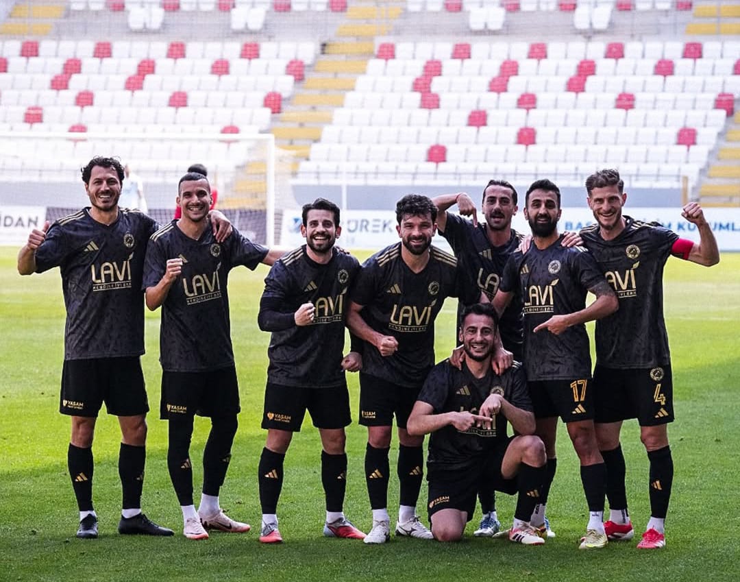 DEM PARTi Batman tweet media