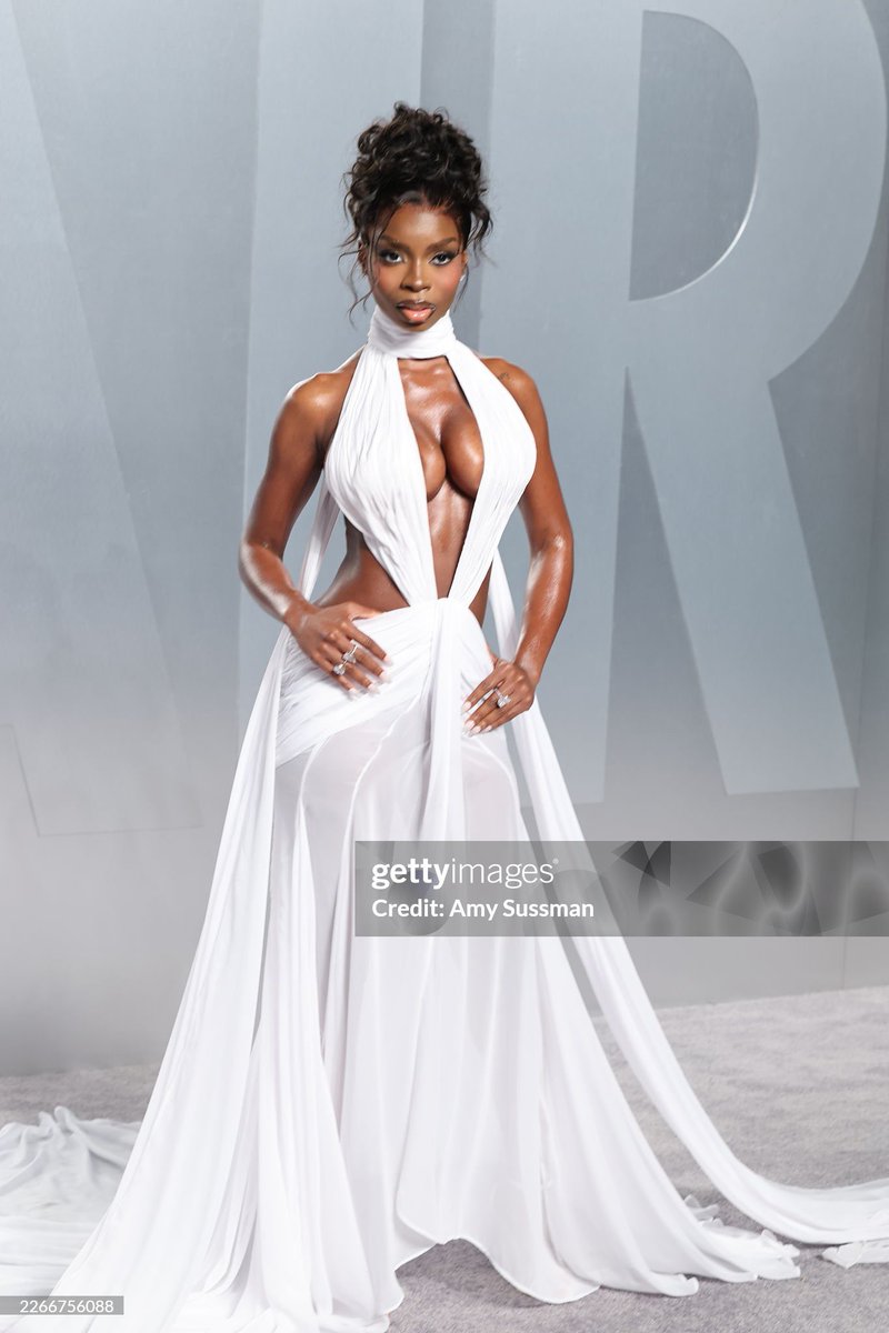 ℰ𝓋𝓋❤︎ tweet media