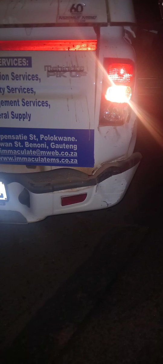 A #DHL courier vehicle has just bumped one of our patrol vehicles just outside Griekwastad on the N8 Northern Cape and fled the scene <a href="/DHLAfrica/">DHL Africa</a> partial registration ending 456 NC.

No hotline to report the matter.. incident occured at around 23:03