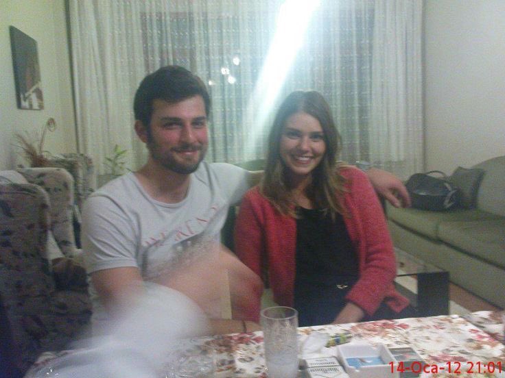 lewymre's tweet image. kandilin mübarek olsun diyen kızla