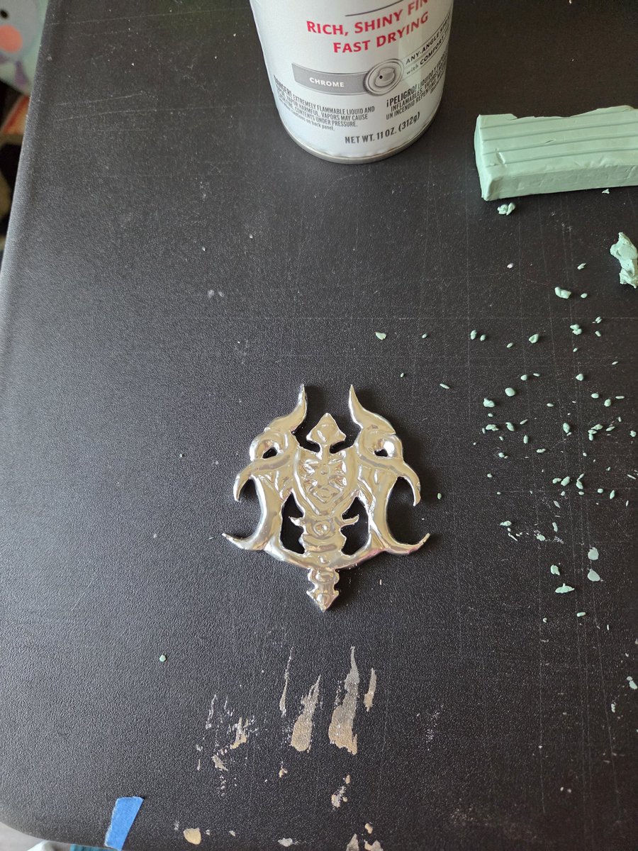 ZaynesKnots's tweet photo. Popping in after 86435 years to show off the Dawnbreaker brooch I'm making for a cosplay ✨

#zayne https://t.co/N0H7YmZUPt