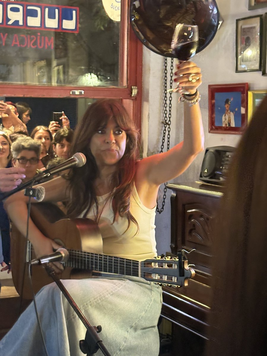 agus de agustina 💐 tweet media