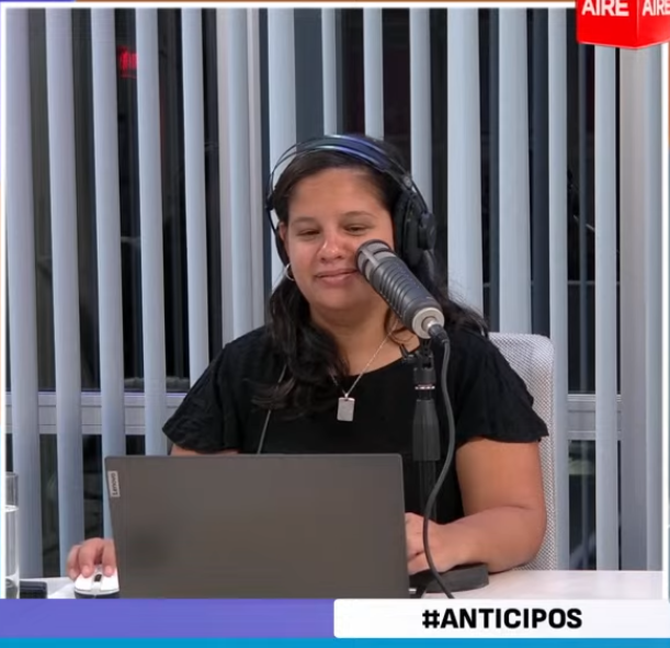 jbattagliotti's tweet photo. Buen día!!!, ya estamos en AIRE de Santa Fe hasta las 6hs con @mcelinaperez 

FM 91.1 en Santa Fe

Mandanos tu mensaje (foto o video) al 342 5219271... https://t.co/tFv0HD3zNv