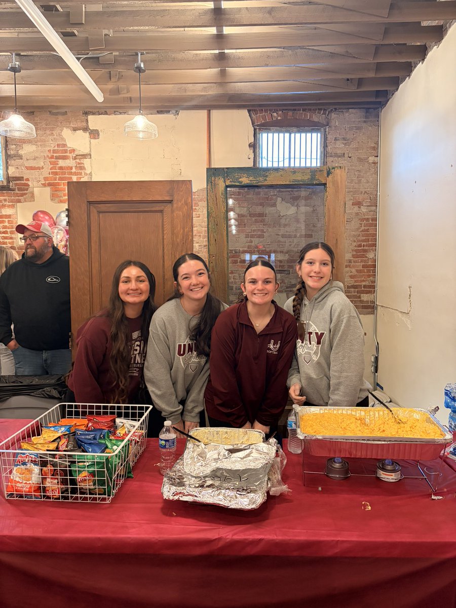 Unity HS Softball 🚀🥎 tweet media