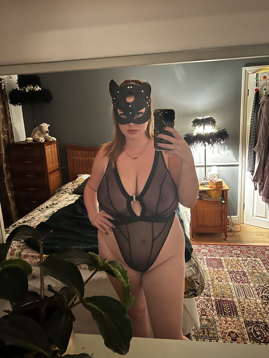 Lucy Vixen tweet media