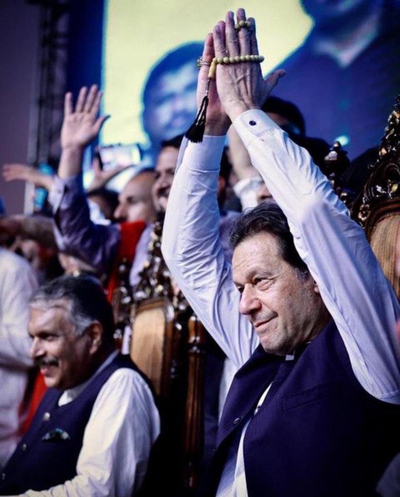 مجھے پورا یقین ہے کہ ہمارا خان مضبوط کم بیک کریگا انشاءاللہ 
#ImranKhanMedicallyHostage