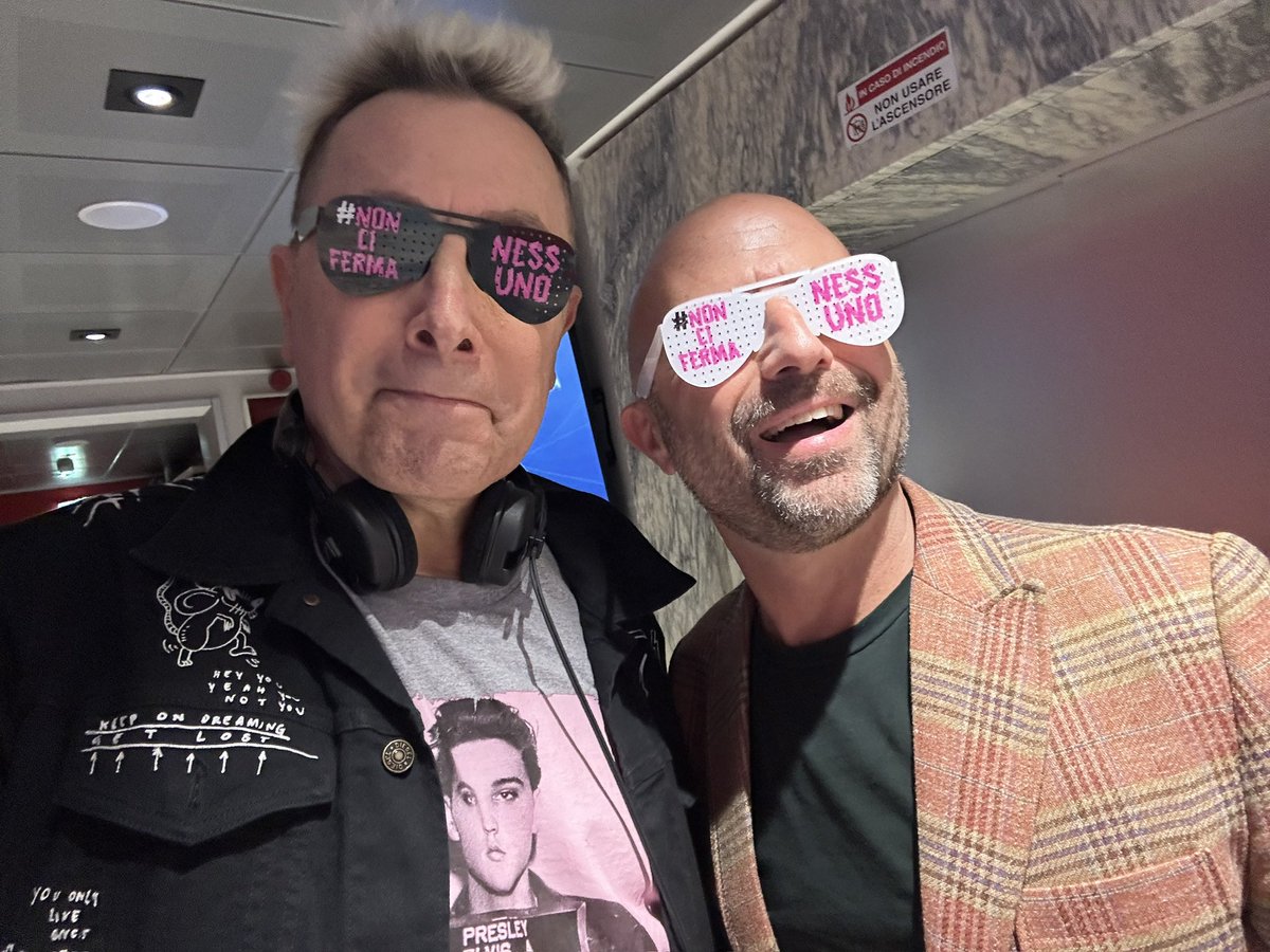 VIRGINRINGO's tweet image. Popolo di Striscia.. @LucaAbete ha qualcosa da dirvi! #Noncifermanessuno #Lucaabete