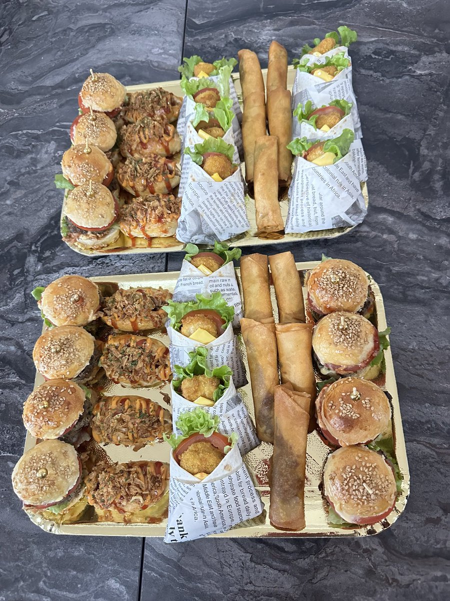 🌙 Layercake 10-12 parts spécial Eid à seulement 50€ (promo)

🧁12 Cupcakes personnalisés à 35€

🕌Parfait pour sublimer votre table de l’Eid en famille &amp; entre amis 

📲: +33 751 01 01 48
Limite de commande: 18 Mars
Retrait: 19, 20 Mars

🚚Livraison possible en IDF🇫🇷

#RT #Eid