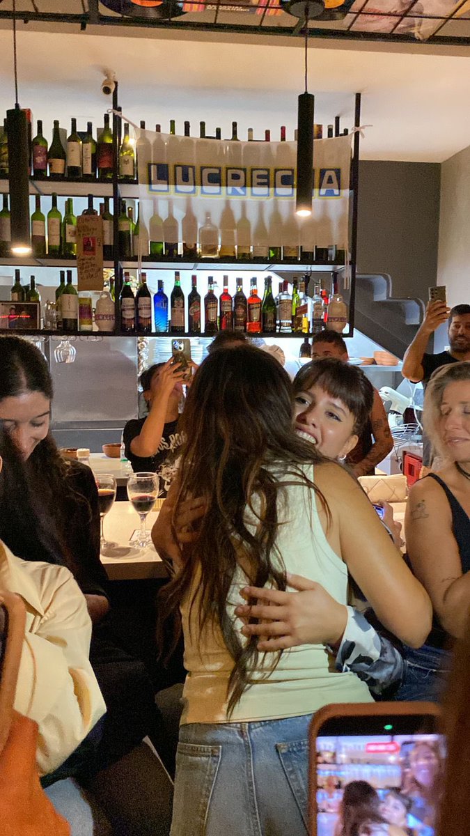 agus de agustina 💐 tweet media