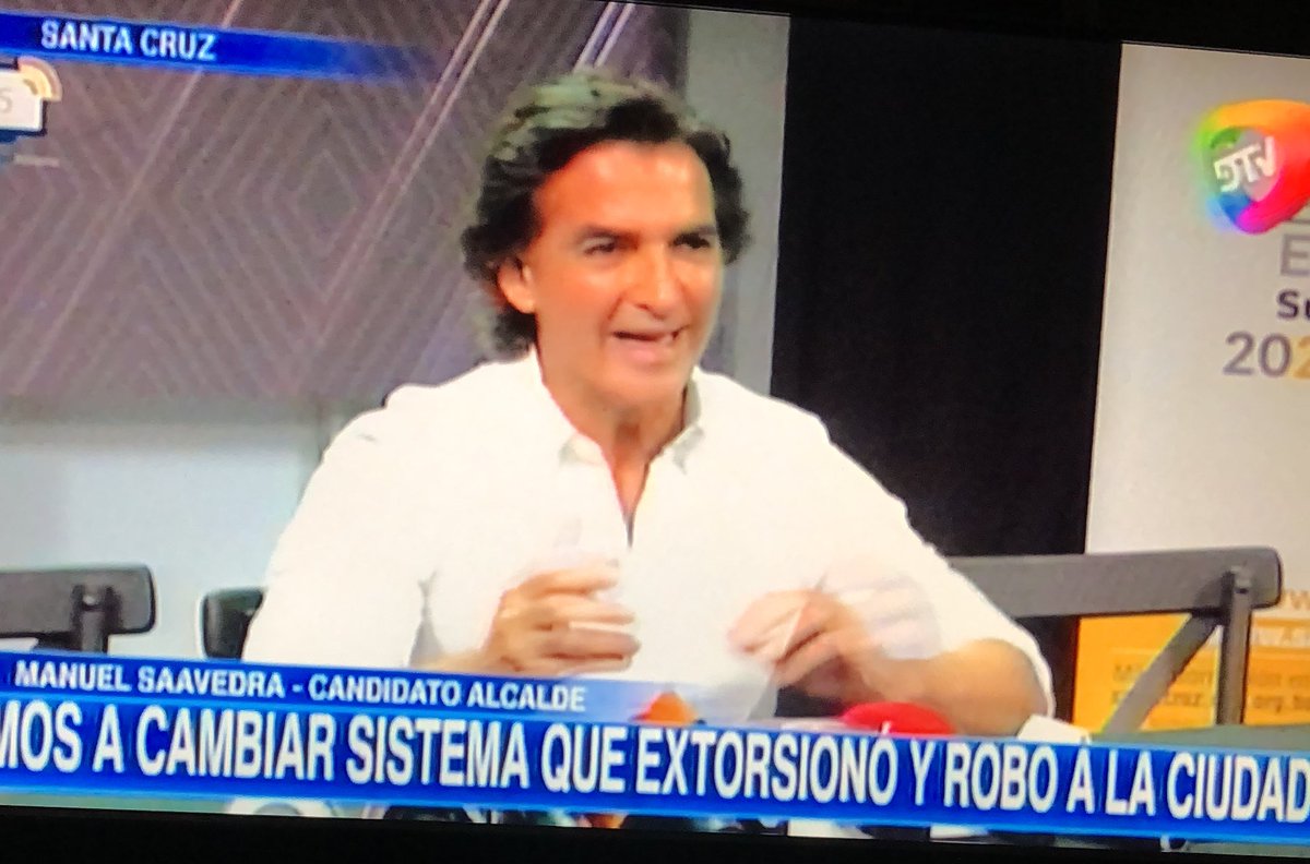 Es preferible tener 800 videos de tiktok atrapando pillos y mafiosos, que ser una arquitecta inútil que retrasó El Progreso de la ciudad de Santa Cruz. 
Angelica Sosa y su nuevo oficio de proxeneta no tiene moral para hablar de show’s mediáticos o falta de gestión.