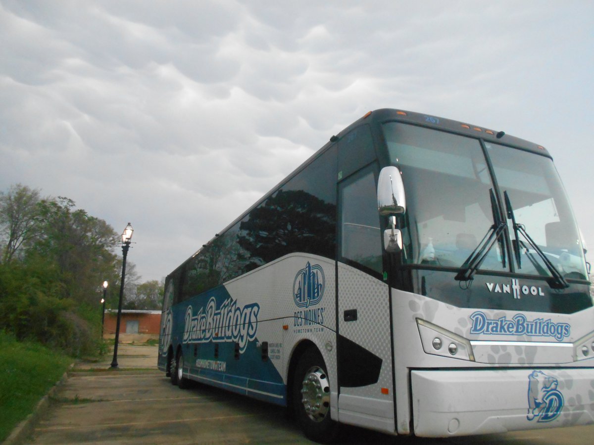 I enjoyed chatting with <a href="/DrakeUniversity/">Drake University</a>  Drake University, Des Moines, Iowa rowing coach and team members last evening.  In addition, here's their vehicle at #Natchitoches, La. with mammatus clouds passing overhead.  Cane River Lake rowing.
<a href="/NWSShreveport/">NWS Shreveport</a>  
#lawx