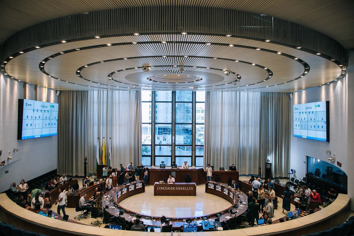 📢 Atención: Comunicado sobre la sesión plenaria Concejo de Medellín de hoy. 

Debido a las movilizaciones de la minga indígena y los bloqueos en las vías de acceso a La Alpujarra y el <a href="/ConcejoMedellin/">Concejo de Medellín</a>, informo que, como Presidente, he decidido CANCELAR la sesión programada para