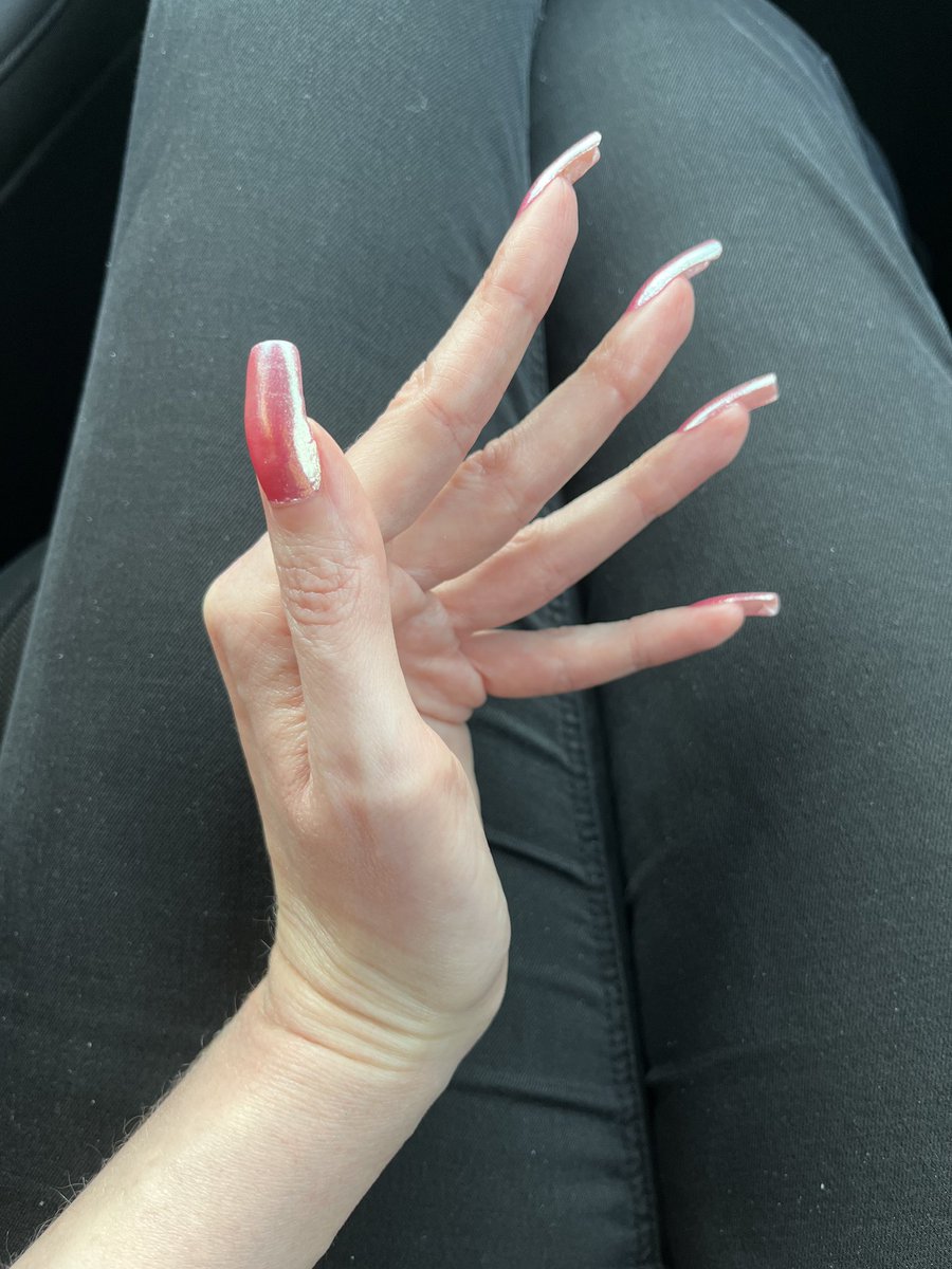 longnailspage's tweet photo. @Dominant_Digits latest pink rose gold is here to amaze you
#rosegoldnails #pinknails #squarenails #shiningclaws #shinynails https://t.co/pbcsTsyuO8