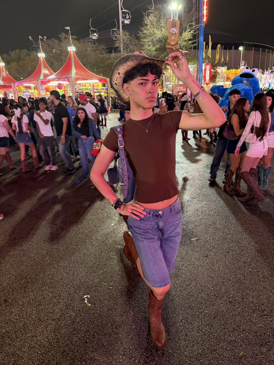 chrispoohh's tweet image. cowboy cotter