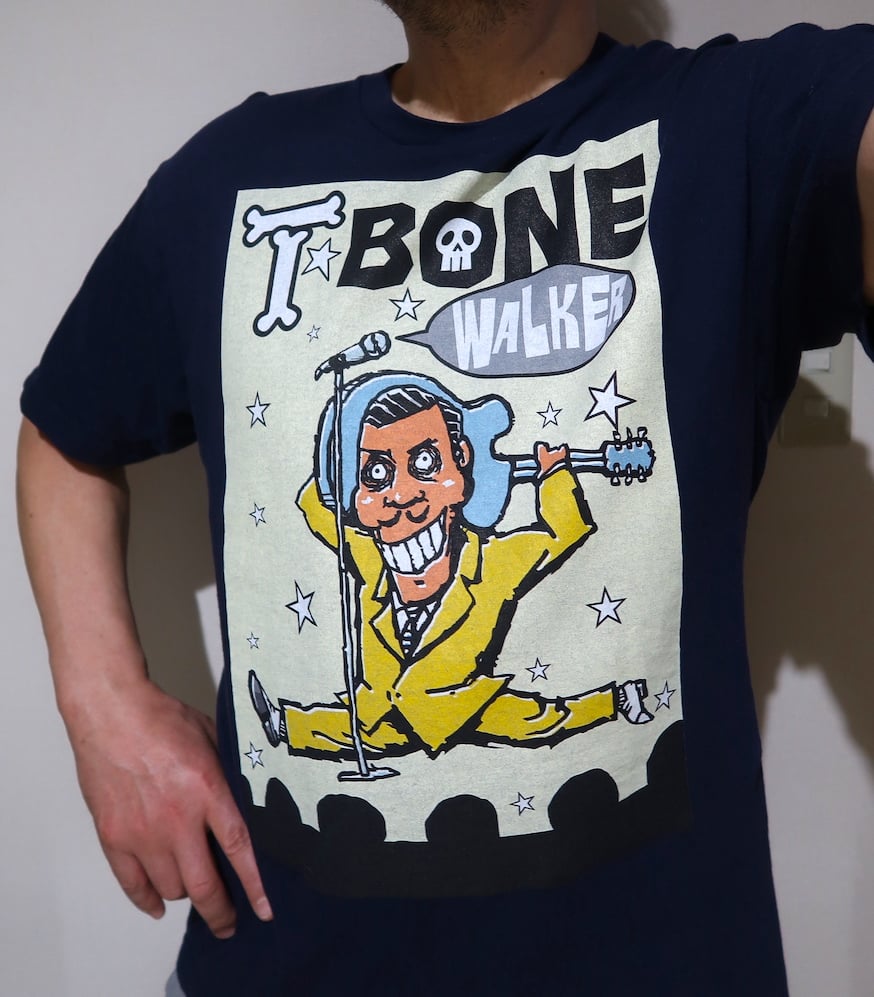 FRANKxZAKKA's tweet photo. 16日は、T-ボーン・ウォーカーの51回目の命日だった〜！
#Tボーンウォーカー #TBoneWalker #BLUES
【Ｔシャツトリニティ】 FRANK ZAKKA
https://t.co/uNNyJdTQiW https://t.co/Y4qIpXrIk8