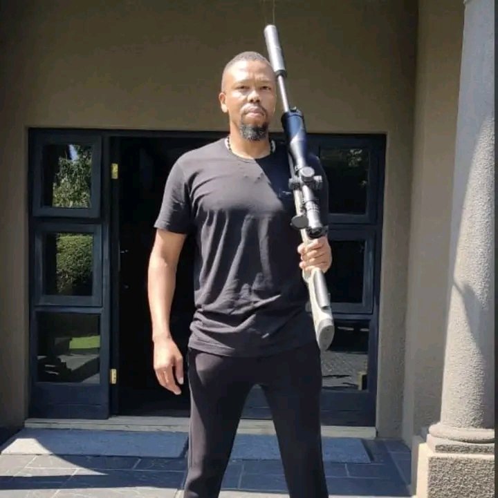Matlala Vip Protection Matipandile Sithole, this guy was a police mos, he was in Special Task ...