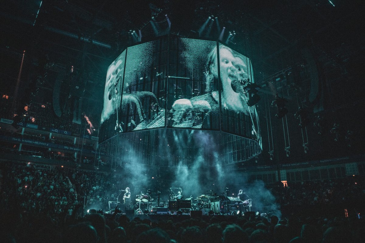 Installation tweet media