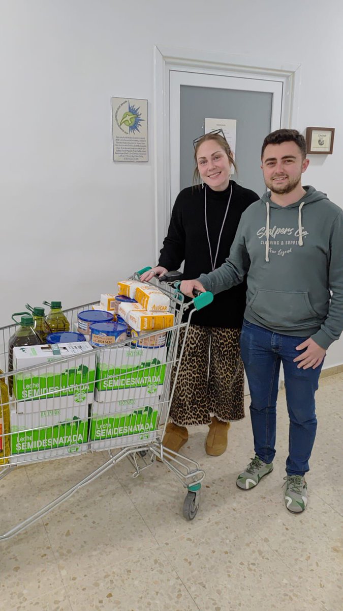 𝐂𝐀𝐑𝐈𝐃𝐀𝐃

Nuestra Hermandad de Caridad, atendiendo a la petición de AFAR, realizó una donación de alimentos.

Agradecemos a todos y a todas los que hacéis posible la labor caritativa de Nuestra Hermandad.

#Charitas #DulceNombre
