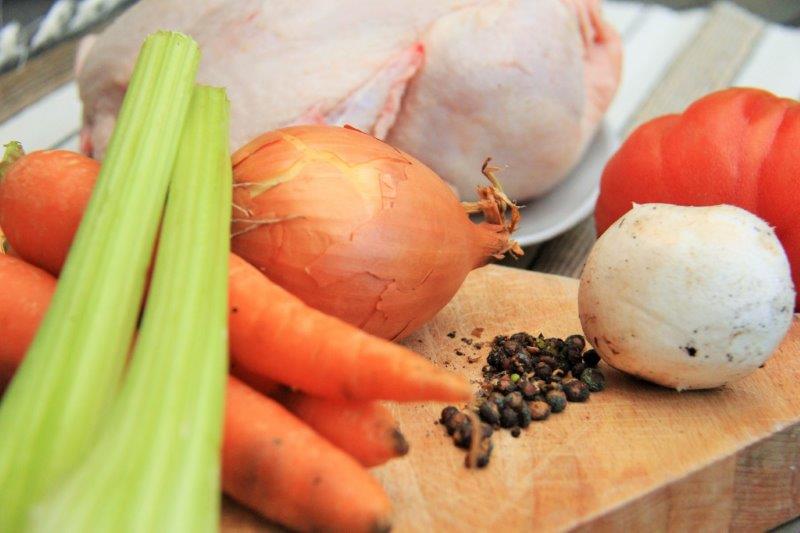 CompassandFork's tweet image. Homemade Chicken stock or bone broth is easy to make at home and its healthy. Use it for soups, risottos and many other #recipes  #healthyrecipes #glutenfree #paleo  bit.ly/2DfqfuO