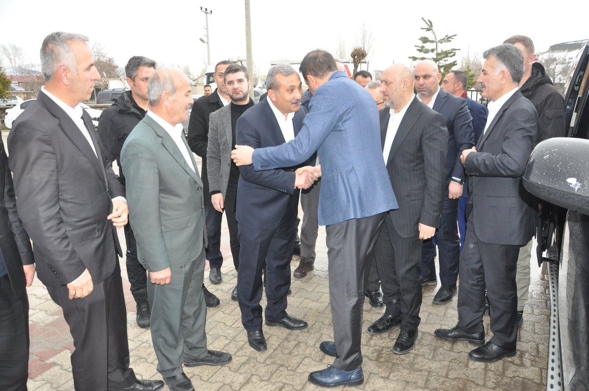 GunkBelediyesi's tweet photo. Belediye Başkanımız Sn İlhan Çetinsoy’u makamında ziyaret eden ve beldemizde yapılan ve yapılacak olan hizmetler konusunda istişarelerde bulunan Milletvekilimiz Sn Turan Bedirhanoğlu’na ve beraberindekilere çok teşekkür eder, bu anlamlı ziyaretleri için şükranlarımızı sunuyoruz. https://t.co/R7yzxSdMV8