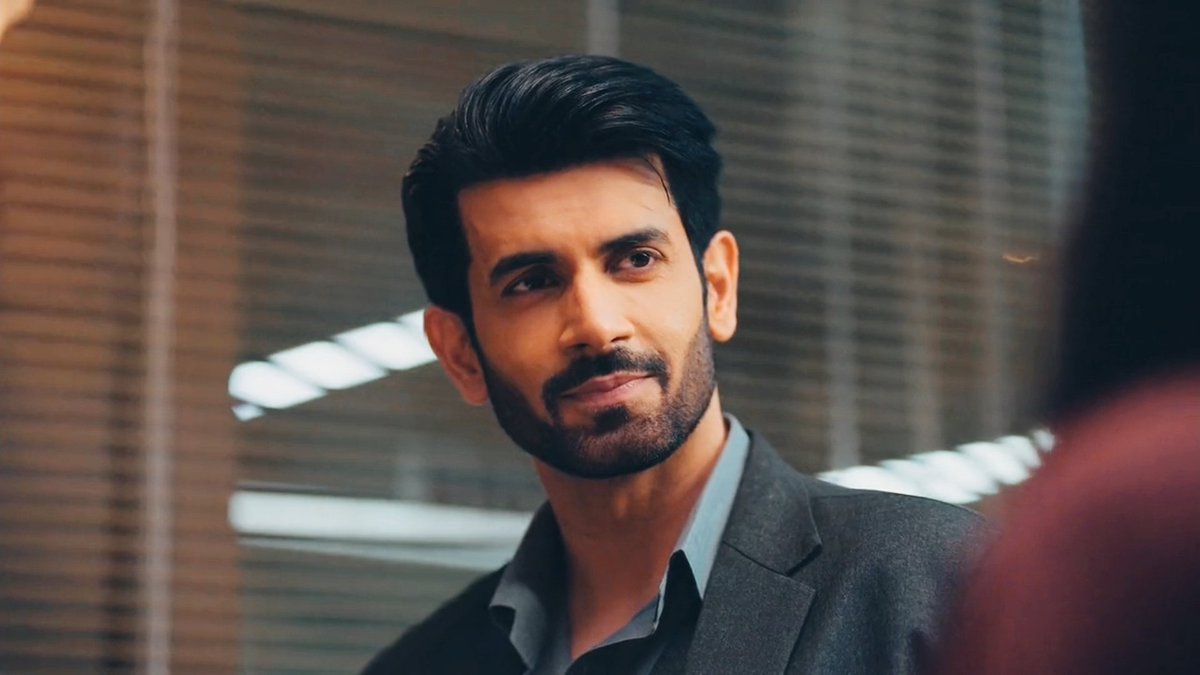 It’s in the eyes, ALWAYS THE EYES. 🤌

{#PriyankaChaharChoudhary • #NamikPaul • #Naagin7}