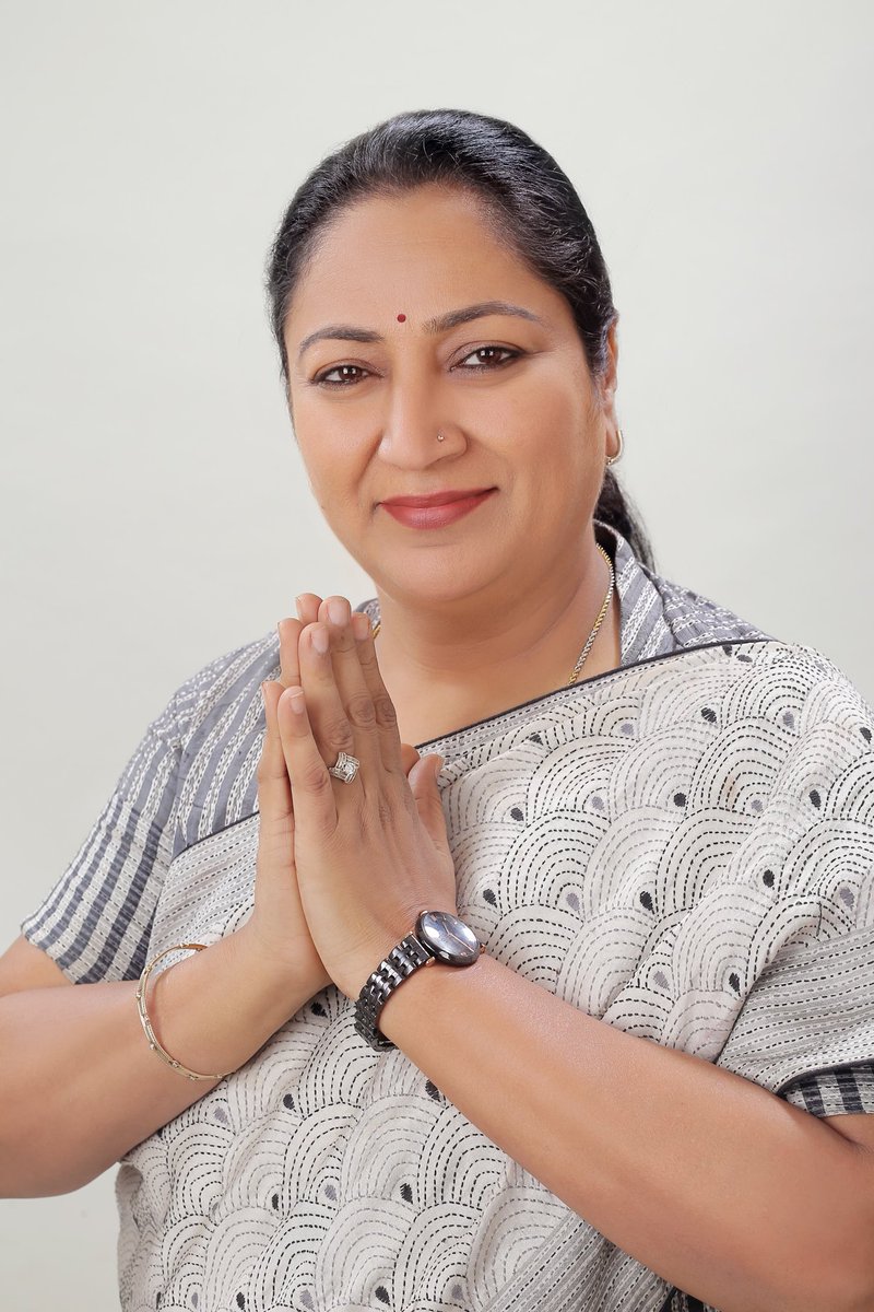 Shub_Pandey_'s tweet image. #Delhi #EqualityForAll

दिल्ली सरकार का समानता की दिशा में बड़ा और सराहनीय कदम 

अब महिलाओं की तरह ट्रांसजेंडर समुदाय को भी बसों में फ्री यात्रा की सुविधा मिलेगी।
यह फैसला सिर्फ एक योजना नहीं, बल्कि सम्मान, समान अधिकार और समावेशी समाज की ओर मजबूत पहल है।

मुख्यमंत्री रेखा जी का