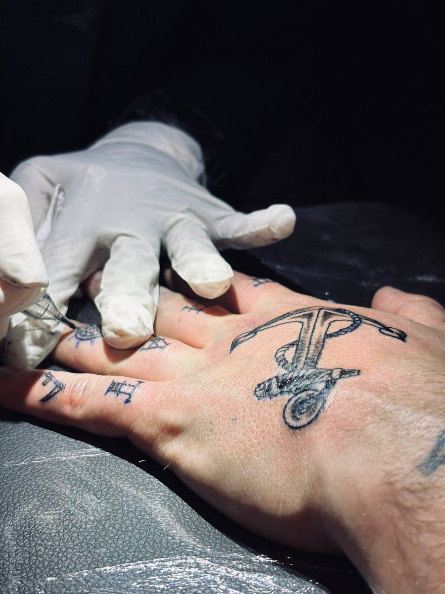 Tenesoun tweet media