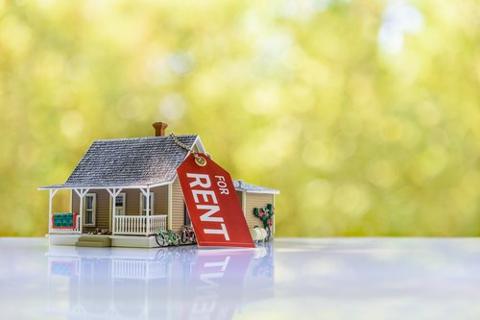 According to a CIBC Capital Markets report released this month, the average national home price has dropped by $110,000 since the peak in early 2022. tinybfs.com/t/VxRgll