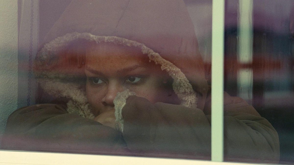 Columned tweet media