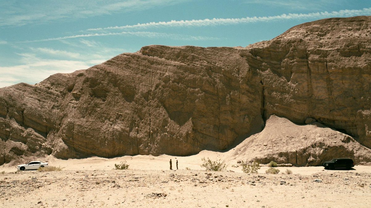 Columned tweet media