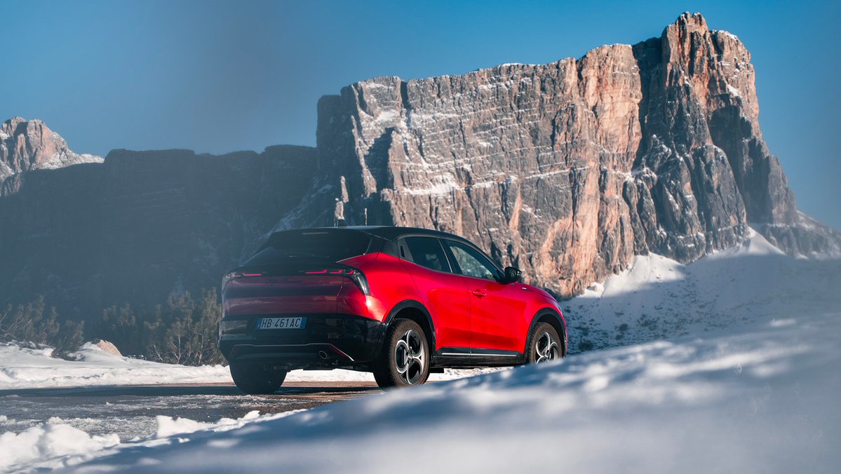 Alfa Romeo tweet media