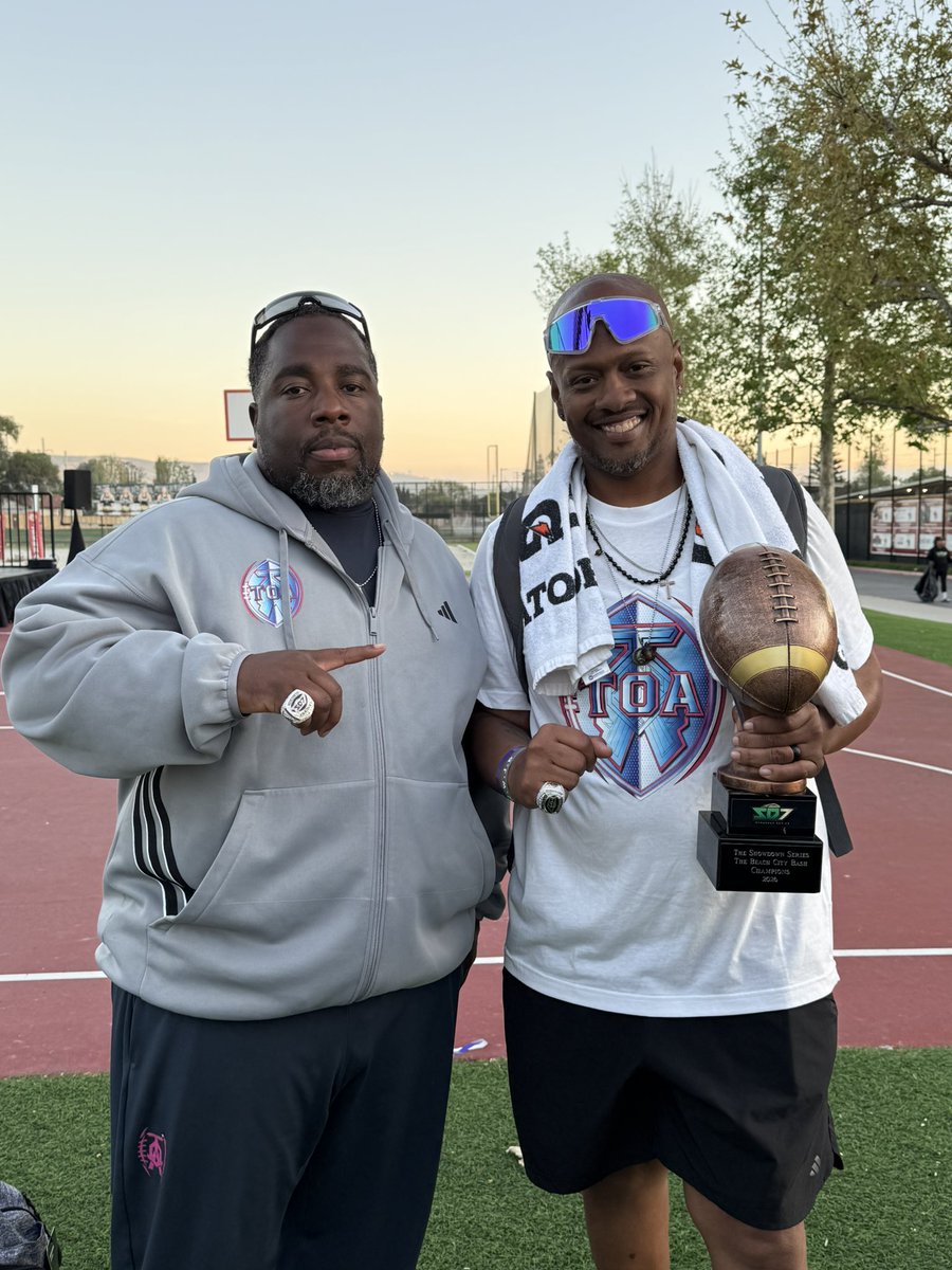 coachces's tweet photo. Back to back with my brother @coachL130. Just know when you see us on the Same sideline you in trouble. #TOA #FAMILY #Strapmob #NoFlyZone https://t.co/wXDuOmXi79