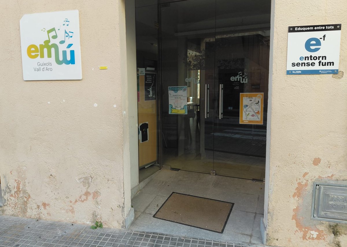 GuíxolsDesDelCarrer tweet media