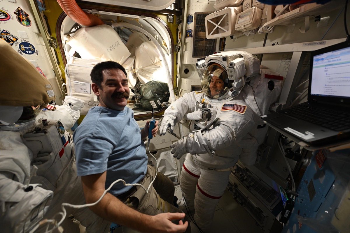 Jessica Meir tweet media