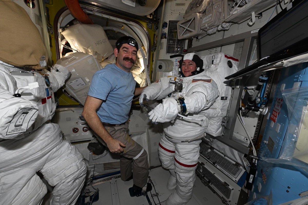 Jessica Meir tweet media