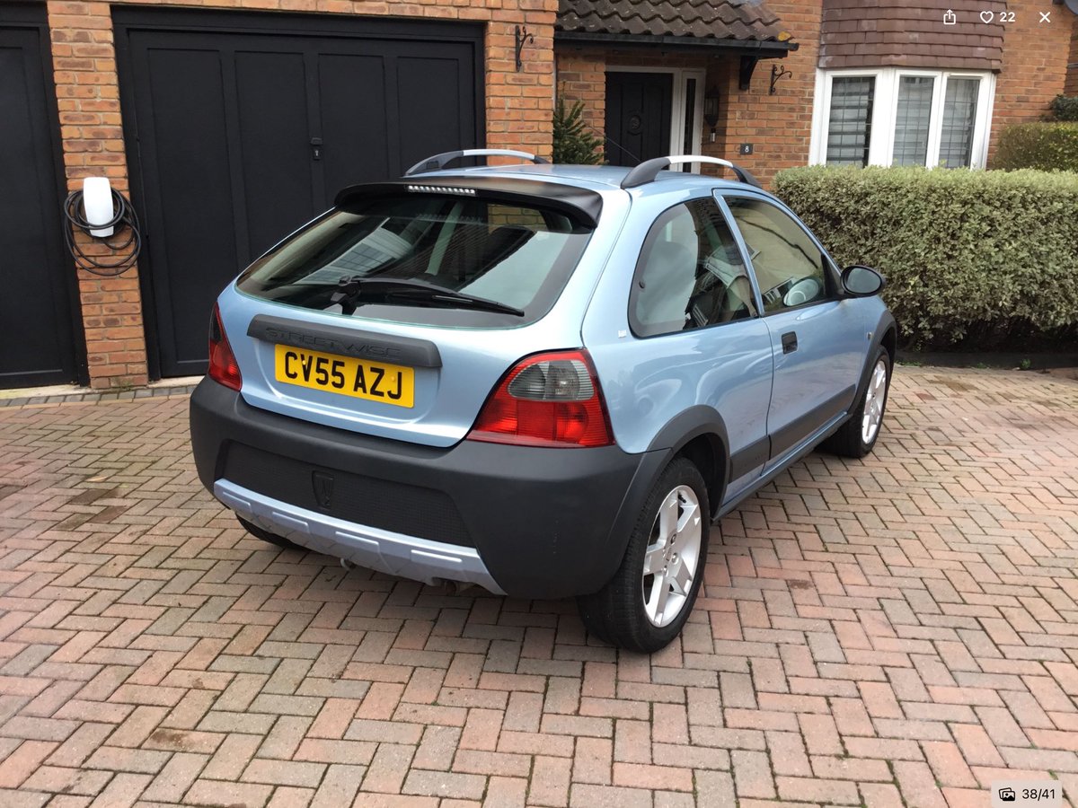gsmales's tweet image. Monday’s used car spot is this 2006 Rover Streetwise with just 17k miles.
We all laughed at the concept at the time, but this was a forerunner of many crossovers we see on the roads today.
Note the individual rear seats.

#Rover #ModernClassics #ClassicCars #2000s
