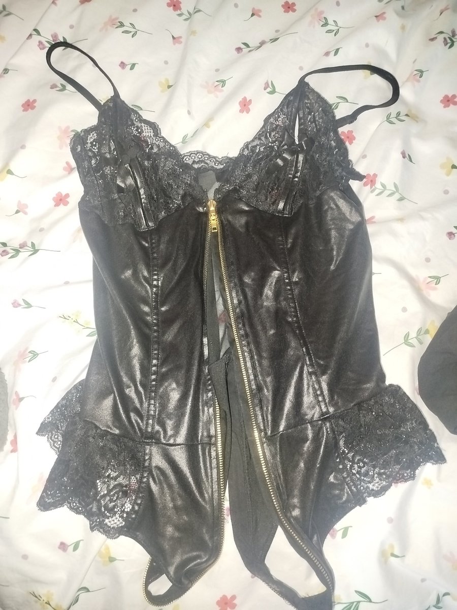 CuckBackup2951's tweet photo. my mom's naughty collection https://t.co/shxZP2UU5v
