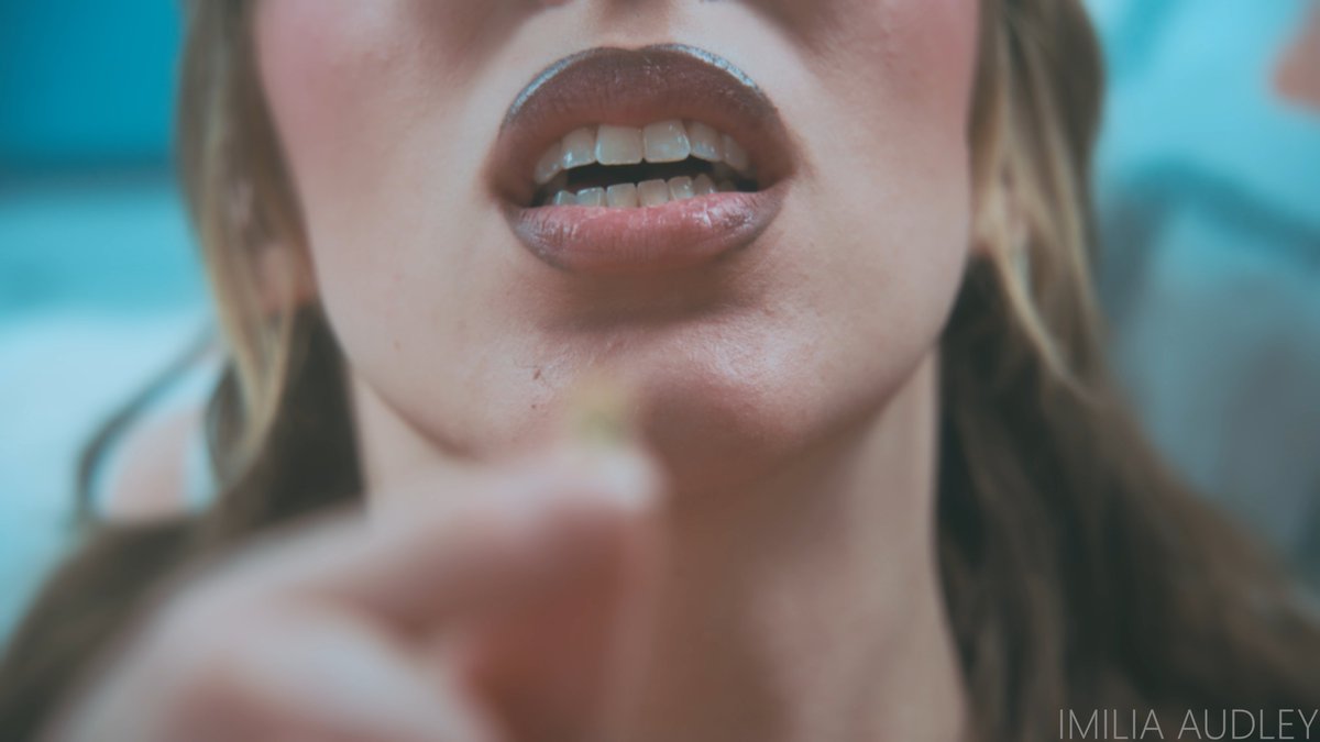 Imilia Audley 👽 tweet media