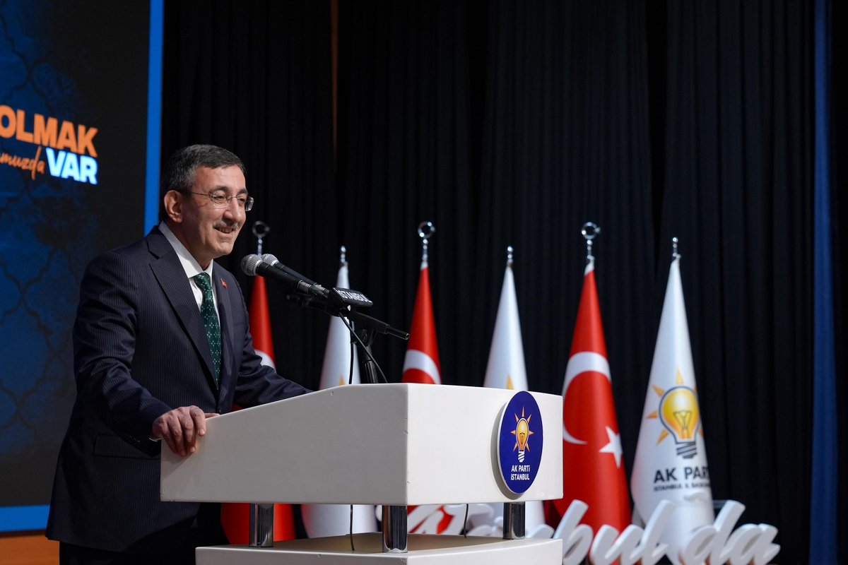 _cevdetyilmaz's tweet photo. AK Parti İstanbul İl Başkanlığımızın ev sahipliğinde, Doğu ve Güneydoğu kanaat önderlerimiz ve hemşehrilerimizle mübarek Kadir Gecesi’nde iftar sofrasında bir araya geldik.

Bu anlamlı buluşmaya ev sahipliği yapan AK Parti İstanbul İl Başkanımız Sayın Abdullah Özdemir’e, ekibine ve kıymetli hemşehrilerime hassaten teşekkür ediyor; Kadir Gecemizin milletimiz, İslam âlemi ve tüm insanlık için hayırlara, huzura ve barışa vesile olmasını diliyorum.