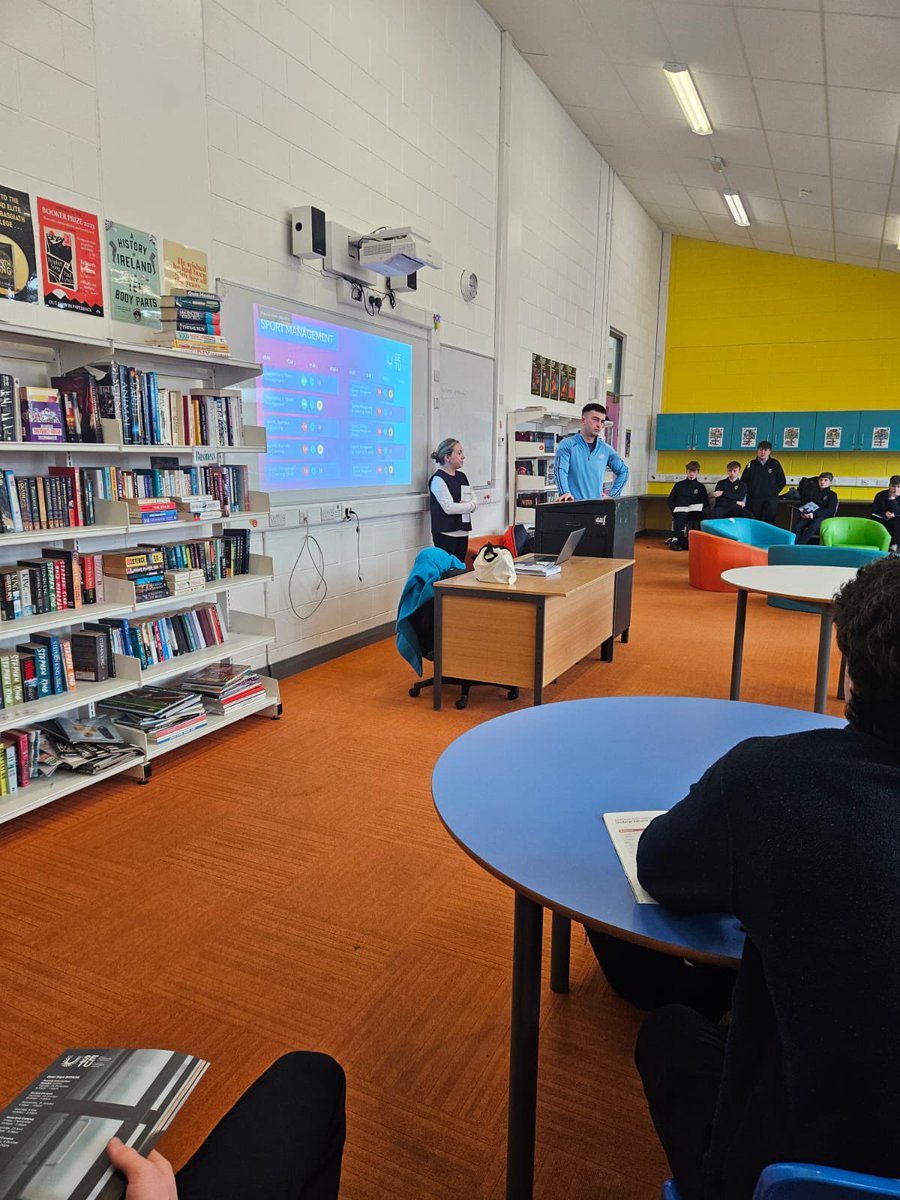 Coláiste Éamonn Rís tweet media