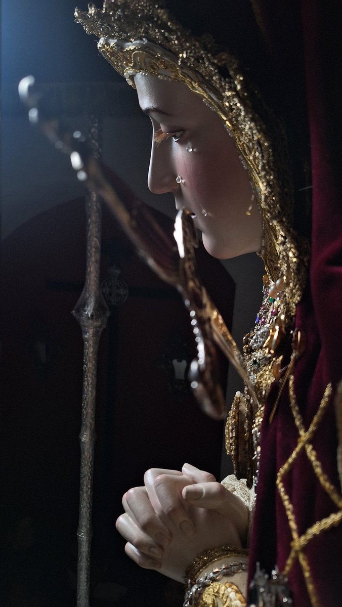 Una cosa son las cofradías, y otra muy diferente la Hermandad del Santo Vía Crucis.