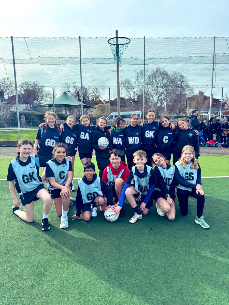 Laura Hardy tweet media