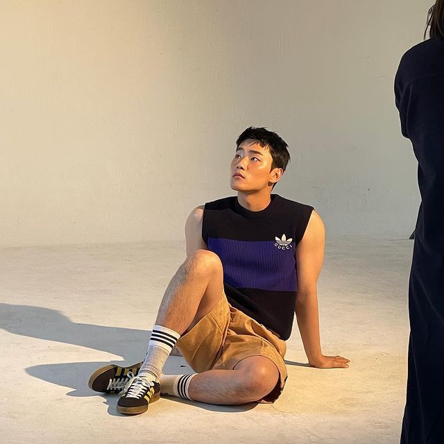 sjgtpilled's tweet photo. those biceps and legs... lee minjae you will be dealt with https://t.co/NsqNVFqjnQ