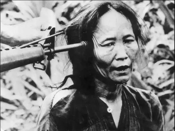 a__esquerda's tweet photo. Massacre de Mỹ Lai, crime de guerra dos #EUA completa 58 anos sem condenados, o único oficial responsável por assassinar homens, crianças e mulheres vietnamitas foi libertado da prisão perpétua pelo presidente Richard Nixon. #Mylay #CriminalWar https://t.co/njhxvFoCTN