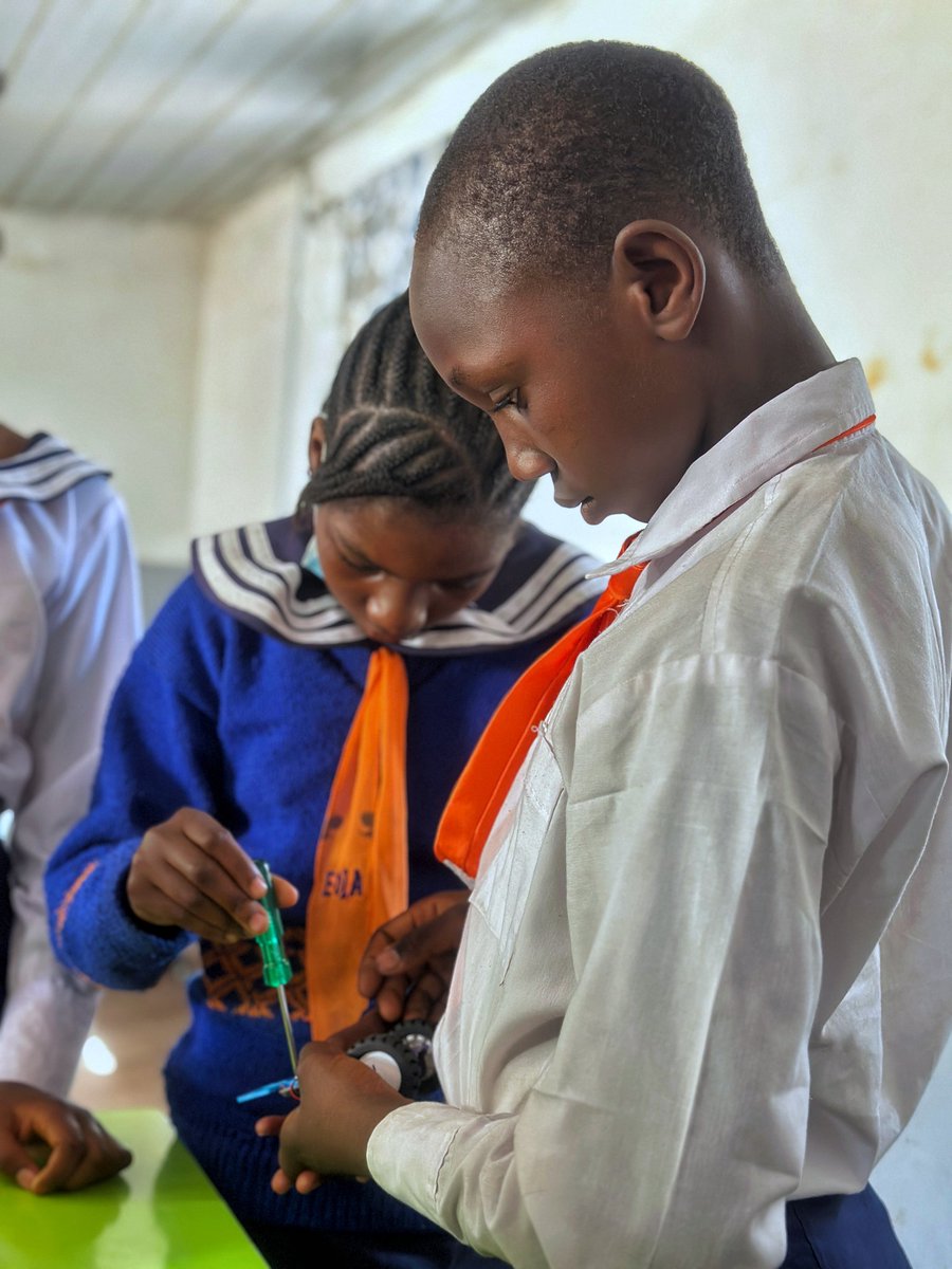 We are planting seeds of creativity and innovation in young minds by helping children discover what they can build, create and become, through hands-on learning.

The future  begins with the children we inspire today.

#Futurefeat #Robotics #IoT #HandsOnLearning