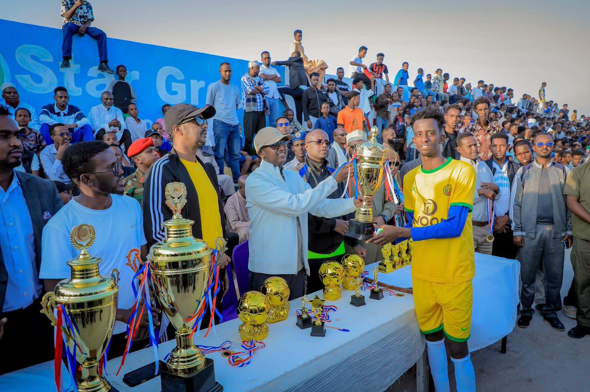 DawanEnglish's tweet photo. The Minister of the Presidency of the Republic of Somaliland, Khadar Hussein Abdi, this afternoon attended the closing ceremony of the Ramadan Premier League football tournament held at Mohamed Mooge Stadium in Hargeisa. https://t.co/Pals6tGHu1