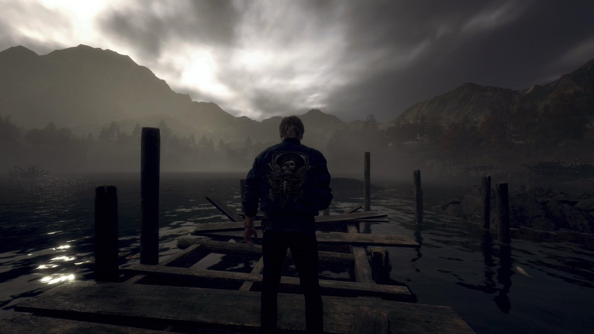 تحمست بعد رزينت ايفل٩ اجرب ٤ ريميك اخر مره لعبتها كانت بسوني تو الكلاسكيه ناسيتها حرفيا😅