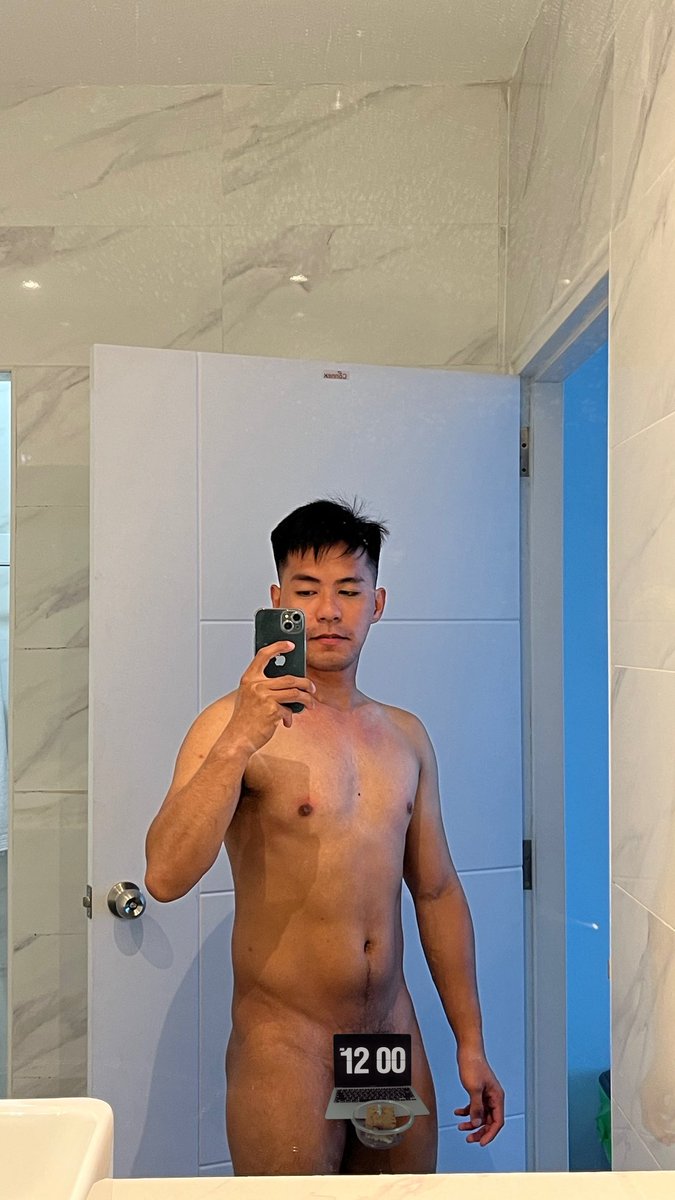 jcephalexin's tweet photo. happy birthday, i guess? 🤷🏽‍♂️ https://t.co/3J8KMChDaU