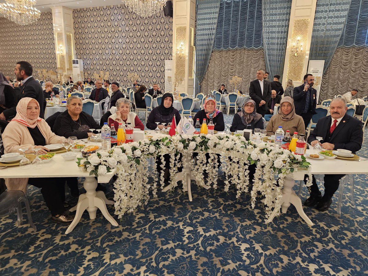 Türkiye Gaziler ve Şehit Aileleri  vakfı @gazilervakfi tarafından düzenlenen şehit Ailelerimizin davet edildiği proğramına Aile ve sosyal politikalar Bakanı Sayın Mahinur özdemir Göktaş İçişleri Bakan yardımcısı Sayın Bülent Turan <a href="/turanbulent/">Bülent TURAN</a> ,Mhp Gen.Bşk.Yard.Sayın ilyas